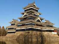 松本市必遊的日本國寶級建築 松本城