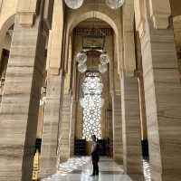 Al Fateh Grand Mosque in Bahrain