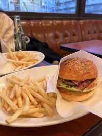 도쿄 골든 브라운 버거🍔 세계 BEST 50 햄버거 맛집