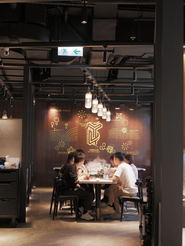 寶藍色新分店，環境更美和有庭園氣息