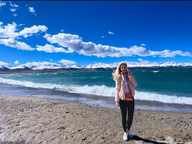 The largest salt water lake in Tibet 