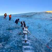 Hang Động Băng xứ Iceland
