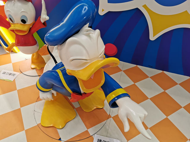 荃灣廣場 donald duck