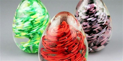 Make Your Own Easter Egg Paperweight! | UrbanGlass
