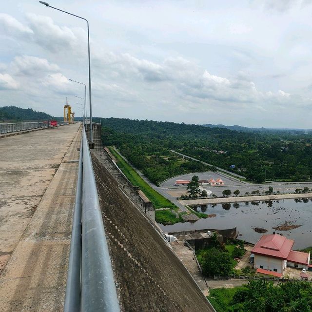 เขื่อนขุนด่านปราการชล