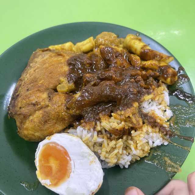 Enjoy nasi kandar at Restoran Deen