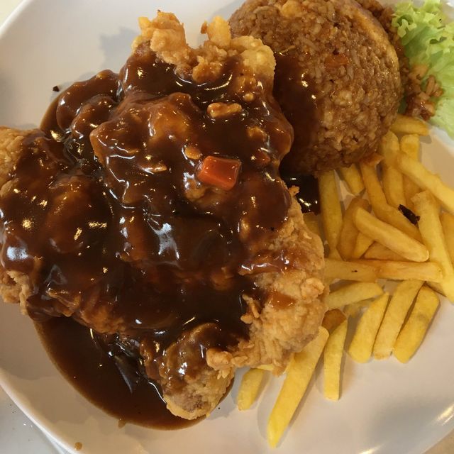 A viral and cheap western food cafe!