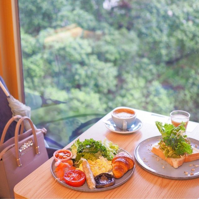鬧市中綠林風景Cafe