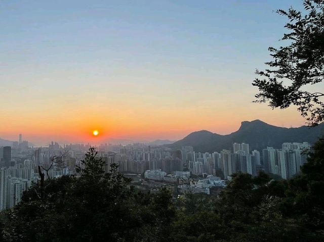 Suicide Peak in Kowloon 