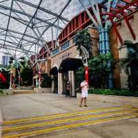 Posh Restaurants, Greenery at Festive Walk