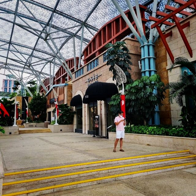 Posh Restaurants, Greenery at Festive Walk