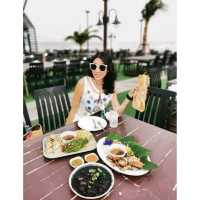 แวะทานอาหารอร​่อยๆ​ริมชายหาดชะอำ 🏖️