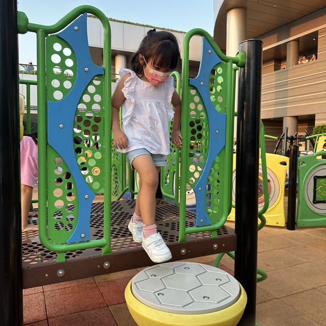 山頂廣場戶外兒童公園