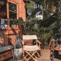 Resfeber Cafe คาเฟ่ธีมแคมป์ปิ้งที่ปทุมธานี
