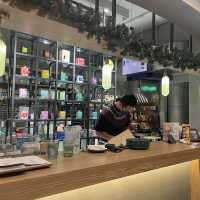 走進台北市的森林咖啡館☕️DACELO笑翠鳥 一場置身雨林中的鳥籠下午茶！