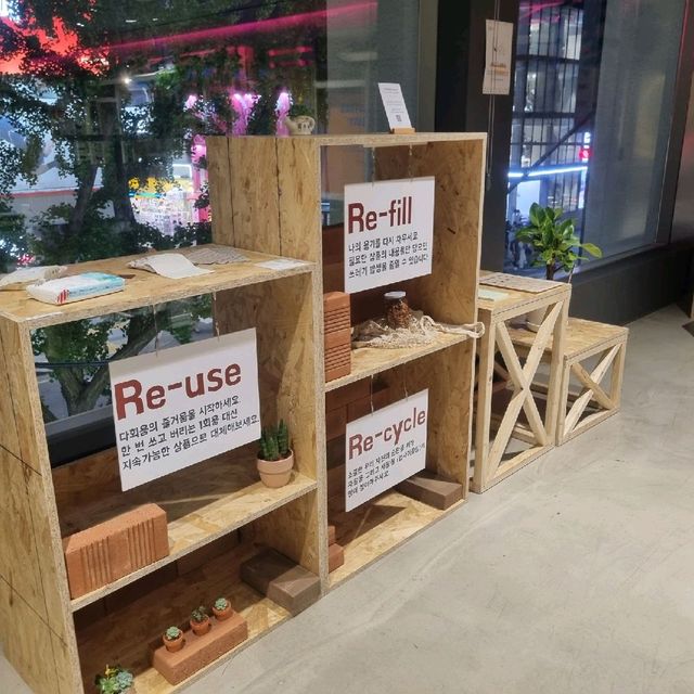 홍대 청춘마루에서 진행되는 ESG전시회