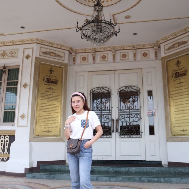 เป็นสถานที่เล่อค่ามากที่หนึ่งในอัมพวา