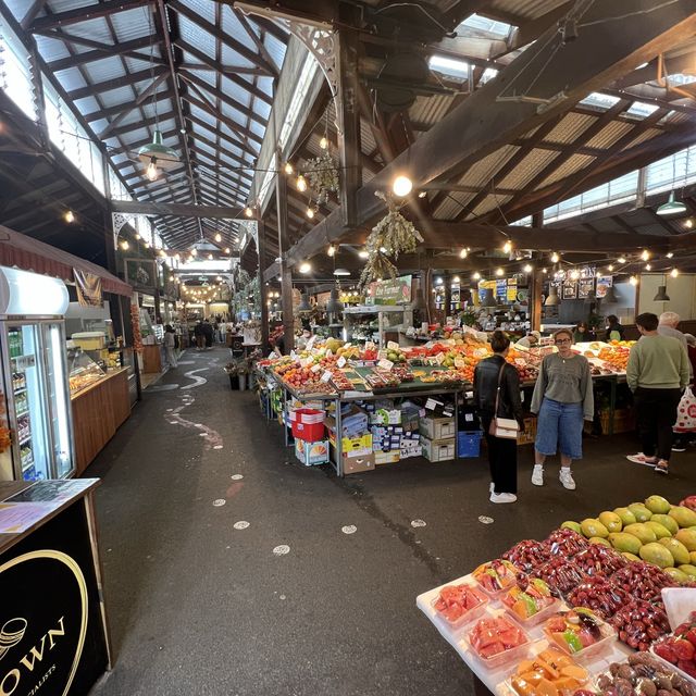 Visit the local shops in Fremantle Markets! 