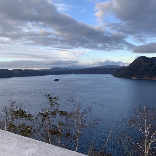 日本一の透明度😃摩周湖ブルーも秋景色