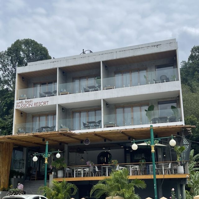 ที่พักวิวหลักล้าน @Passion Resort คีรีวง