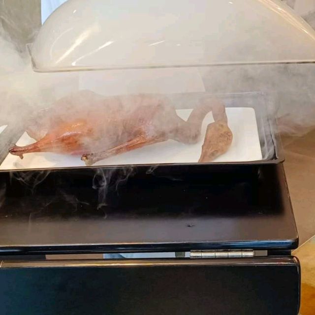 【台北美食】六福萬怡粵亮廣式餐廳，神仙乾坤燒鵝一鵝四吃