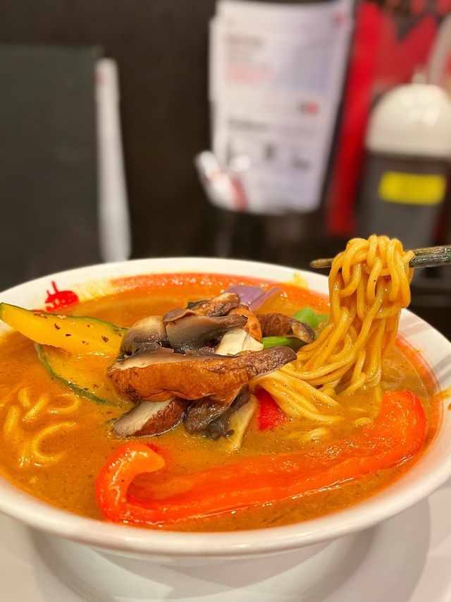 中環超濃稠咖喱湯拉麵🍛