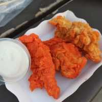 ตลาดคนเดิน เดอะวัน รัชดา(ตลาดรถไฟ)