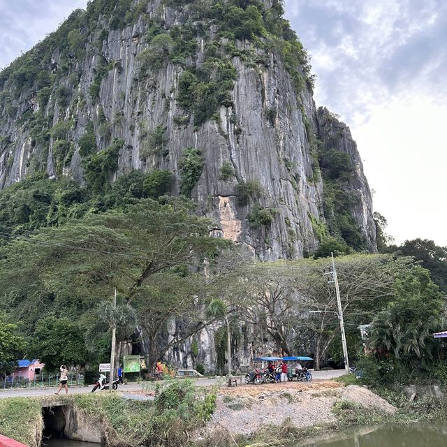 ถ้ำน้ำเย็นเขาชัยสน