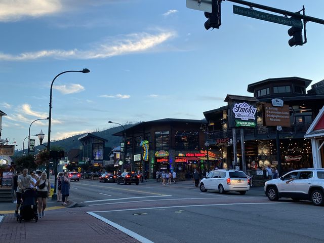 Gatlinburg - Happening Place