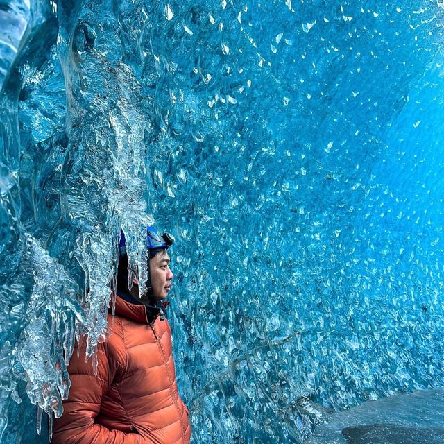 Hang Động Băng xứ Iceland