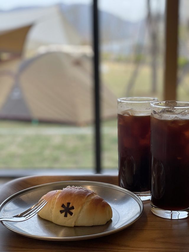 캠핑느낌 물씬나는 아웃도어 카페 겸 편집샵🏕