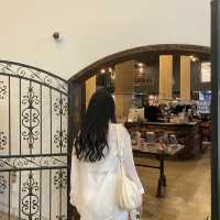 LA The last book store