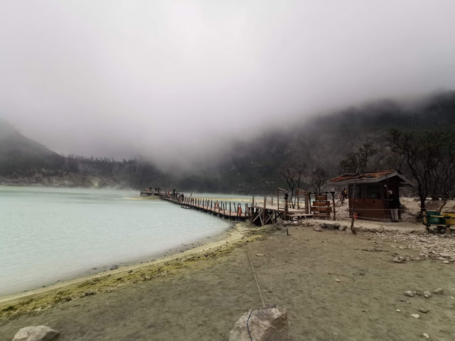 印尼萬隆 卡瓦普定火山湖