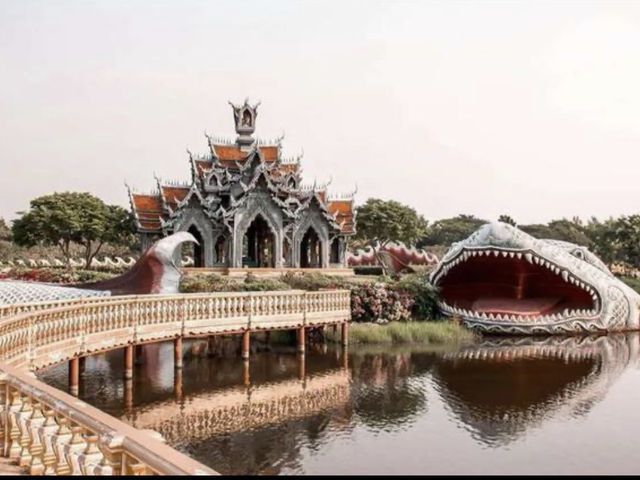 Giant Creature Fear - Thailand's Catfish Temple