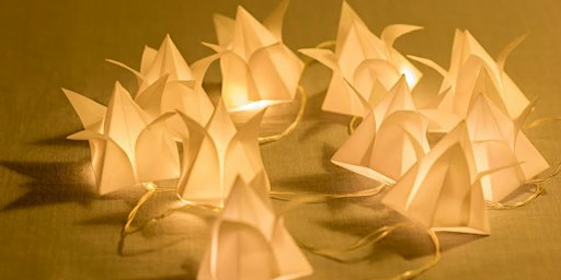 Taller Aprèn a fer una garlanda de tulipes (Origami) | Carrer Sant Joaquim, 1