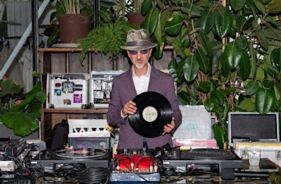 Vynil DJ set con Loris Capone | Hard Rock Cafe Milan
