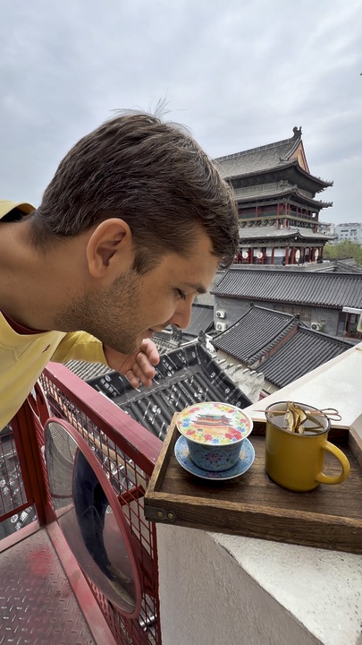TOP locations for a tourist trip to Xi'an 👇🏻
1. Bell Tower
2. Drum Tower
3. Muslim Quarter
· we can see the tower from the rooftop at this cafe: 来哒 Coffee Tea
· and don't miss the Great Mosque of Xi'an
4. Xi'an City Wall
5. The Longest Day in Chang'an Theme Block
6. Tang Paradise Park
7. Changan Dapaidang Restaurant
— it's located in the Grand Tang Mall area
#xian #travel #travel2026 #thingstodo #citydaytours #china
#china #xian