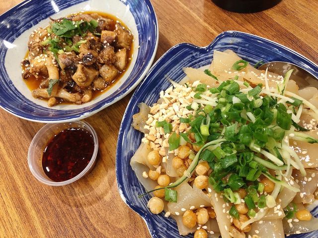 連鎖店以外的選擇 親民抵食小店 涼皮小姐‧麻辣米線專門店🌶️🔥
