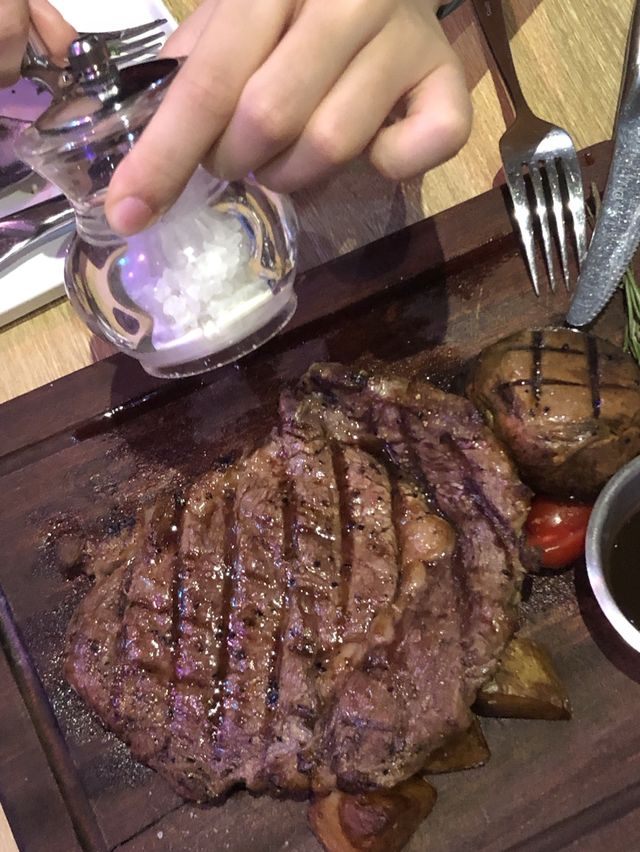DJ drop the food