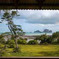 รีสอร์ทลับ ที่ต้องนั่งเรือไป Tinidee Hideaway 