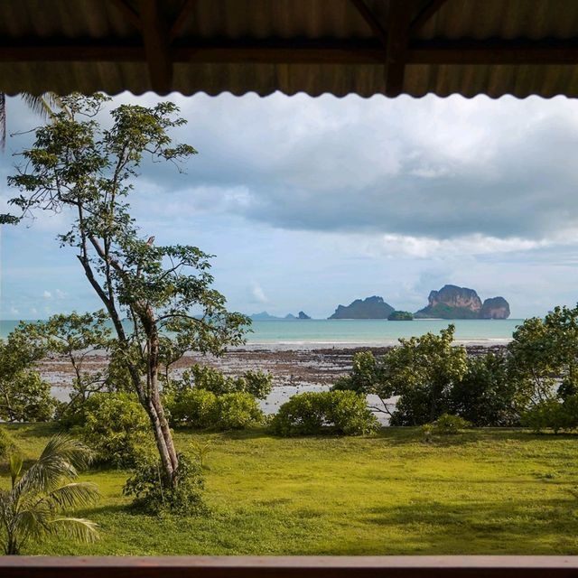 รีสอร์ทลับ ที่ต้องนั่งเรือไป Tinidee Hideaway 