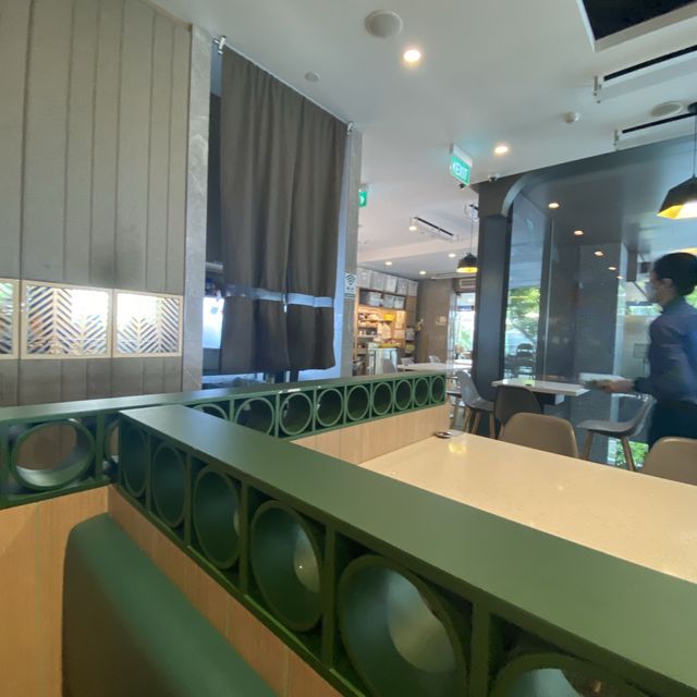Tsui Wah, The Heeren