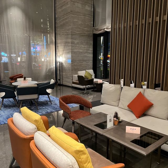 新板希爾頓飯店行政酒廊｜下午Happy Hour歡樂時光