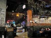 Gino’s Pizza - Chicago Style Pizza Place