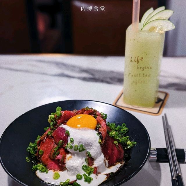 賣相吸睛盛丼 🍚