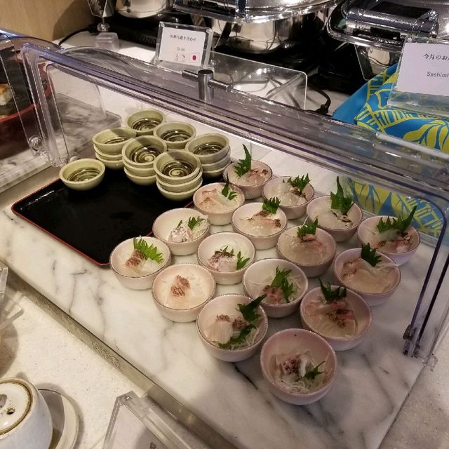 たまには贅沢なブッフェも🍽️🌃【スカイレストラン　エトワール】