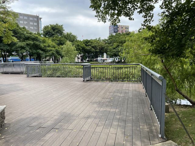 原來板橋就可以拍天空之境滑輪廣場很好逛