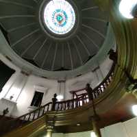 まるで神殿！大阪の中之島図書館