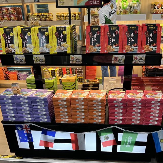 Ban Heang Pop Up booth - visit for local gds Ban Heang Pop Up booth - visit for local gds