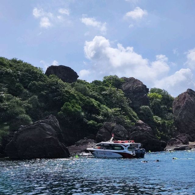 And Buom Island 